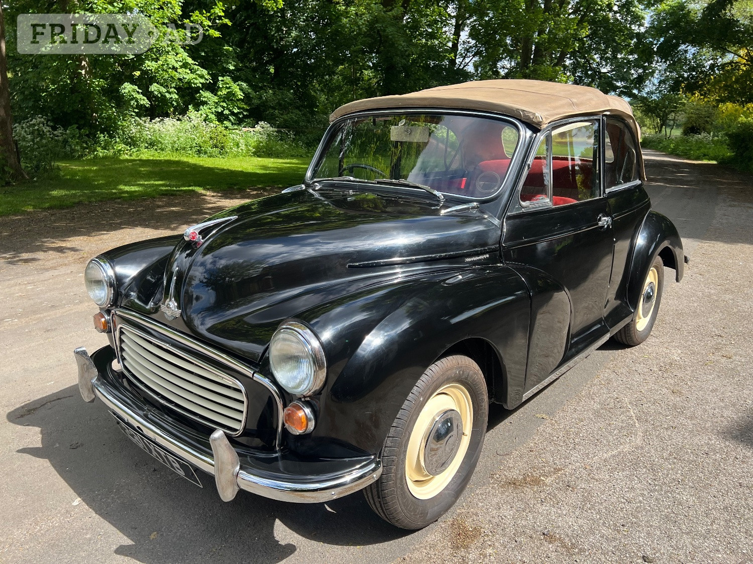 [ berth ]Morris Minor