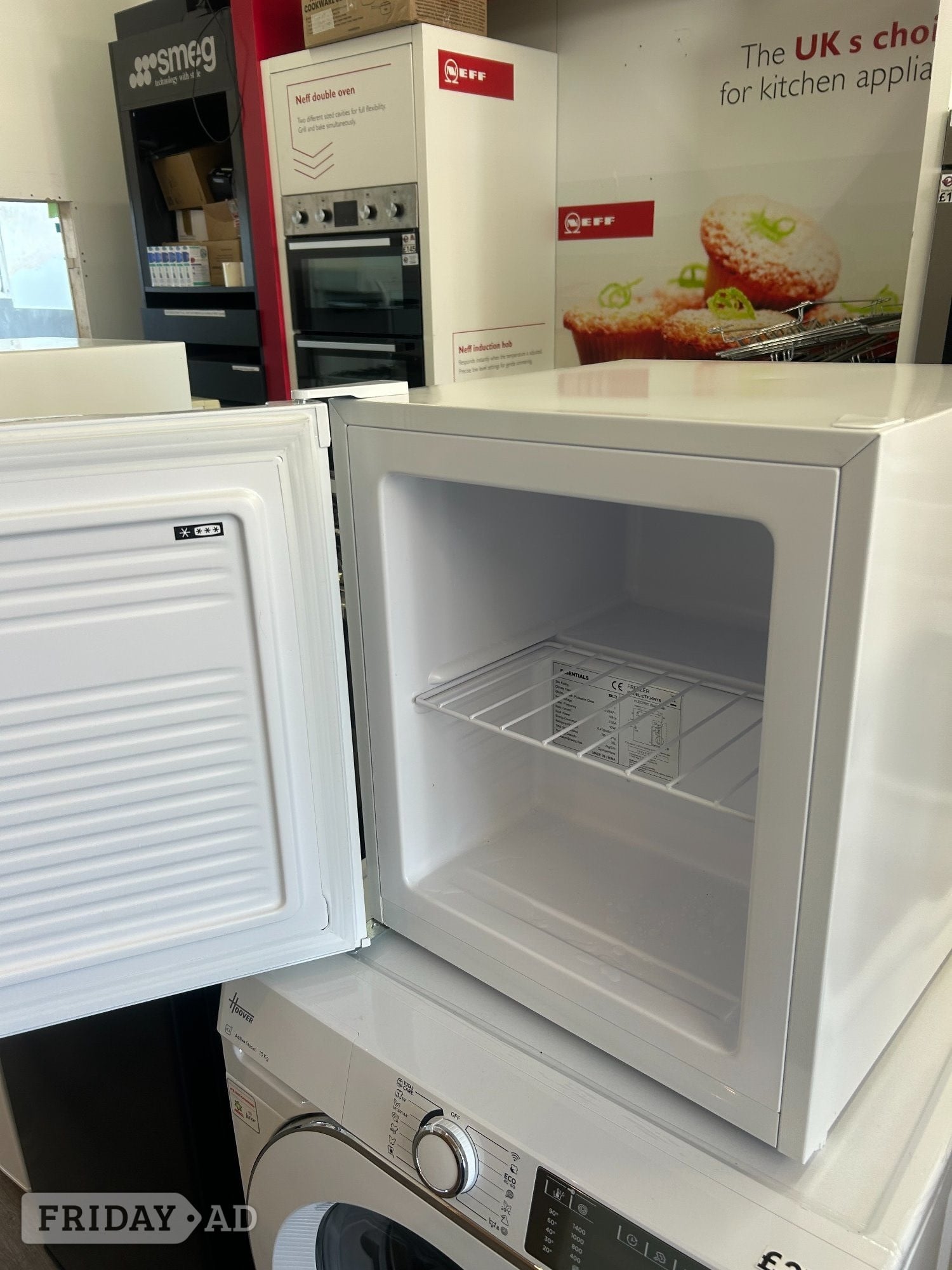 ESSENTIALS TABLETOP FREEZER