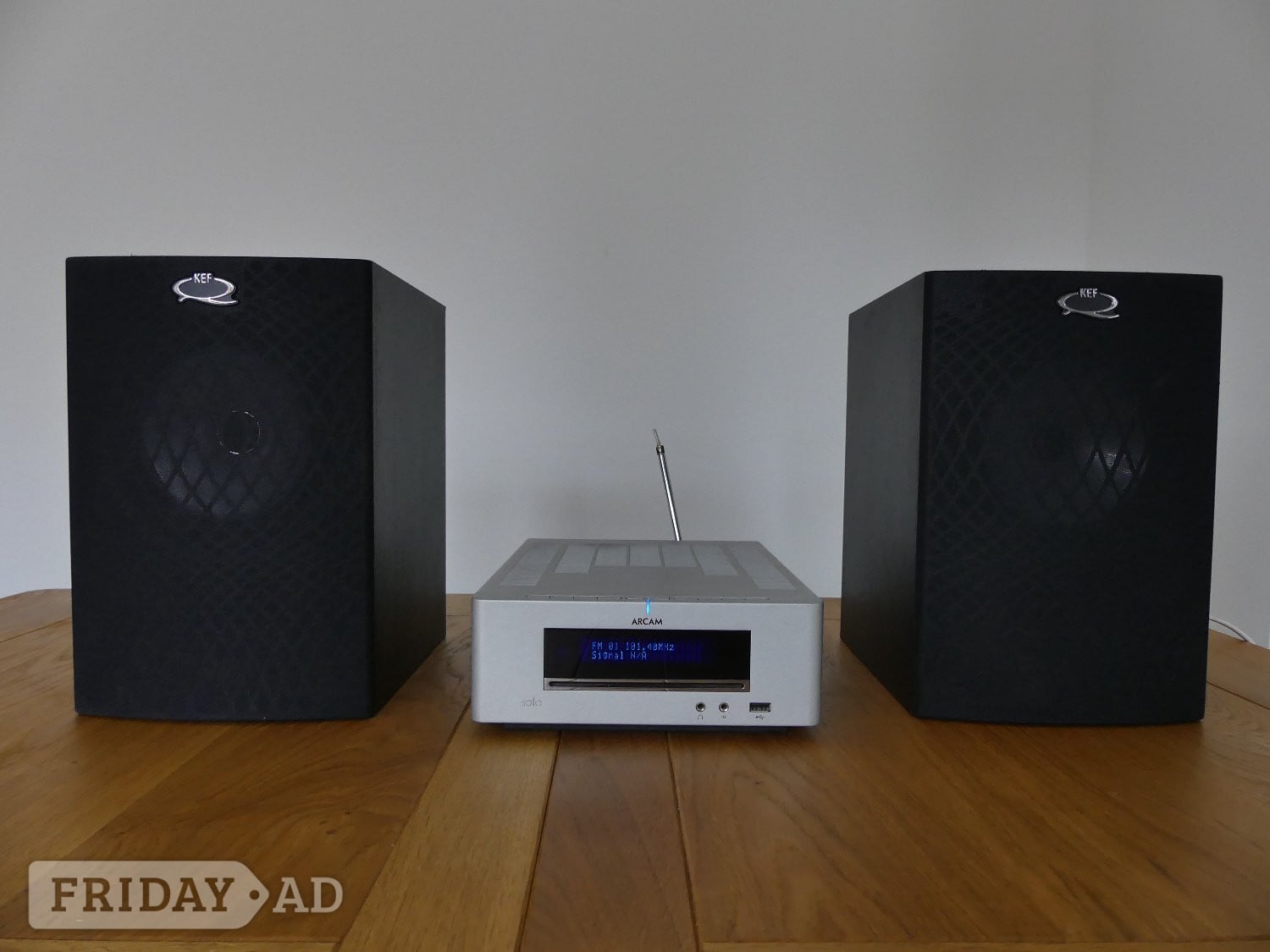 Arcam Solo Mini CD Player AM/FM/DAB Radio with KEF Q15 Speakers in Bristol