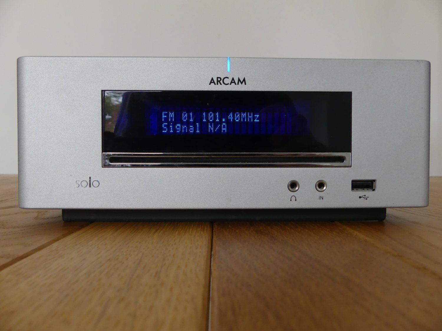 Arcam Solo Mini CD Player AM/FM/DAB Radio with KEF Q15 Speakers