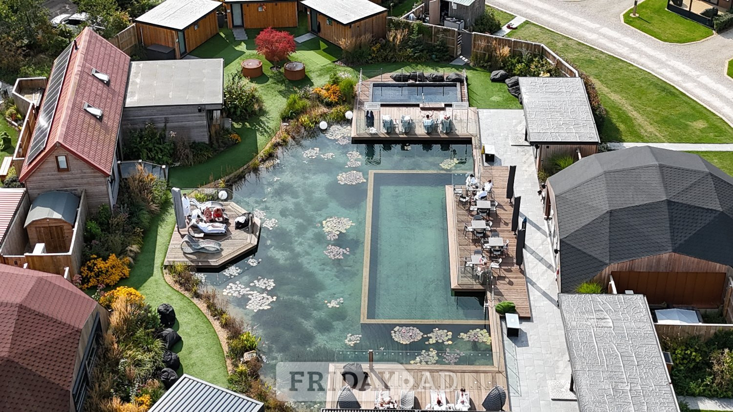 FOR SALE, LUXURY LODGE YORKSHIRE SPA RETREAT, HELMSLEY, YORK, HARROGATE, PET FRIENDLY in York
