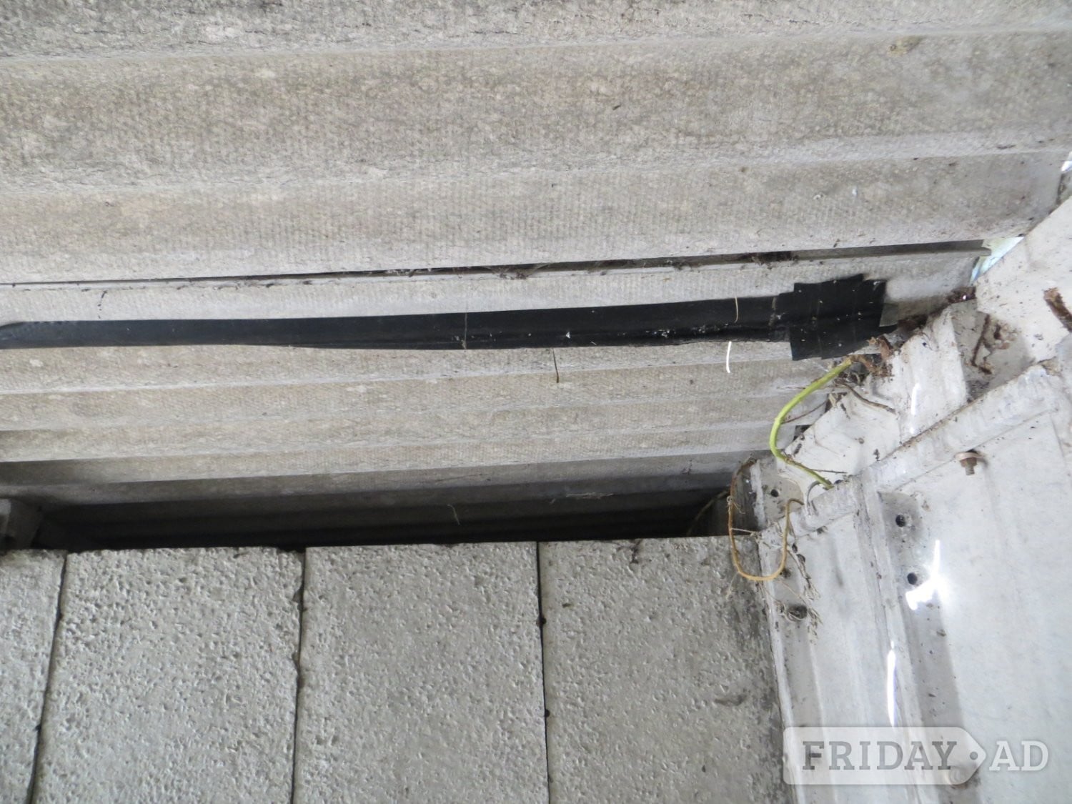 ​EN3 ~ Lock up Garage to let in Hertford Rd EN3 ~ 33% off Due DIY in Enfield