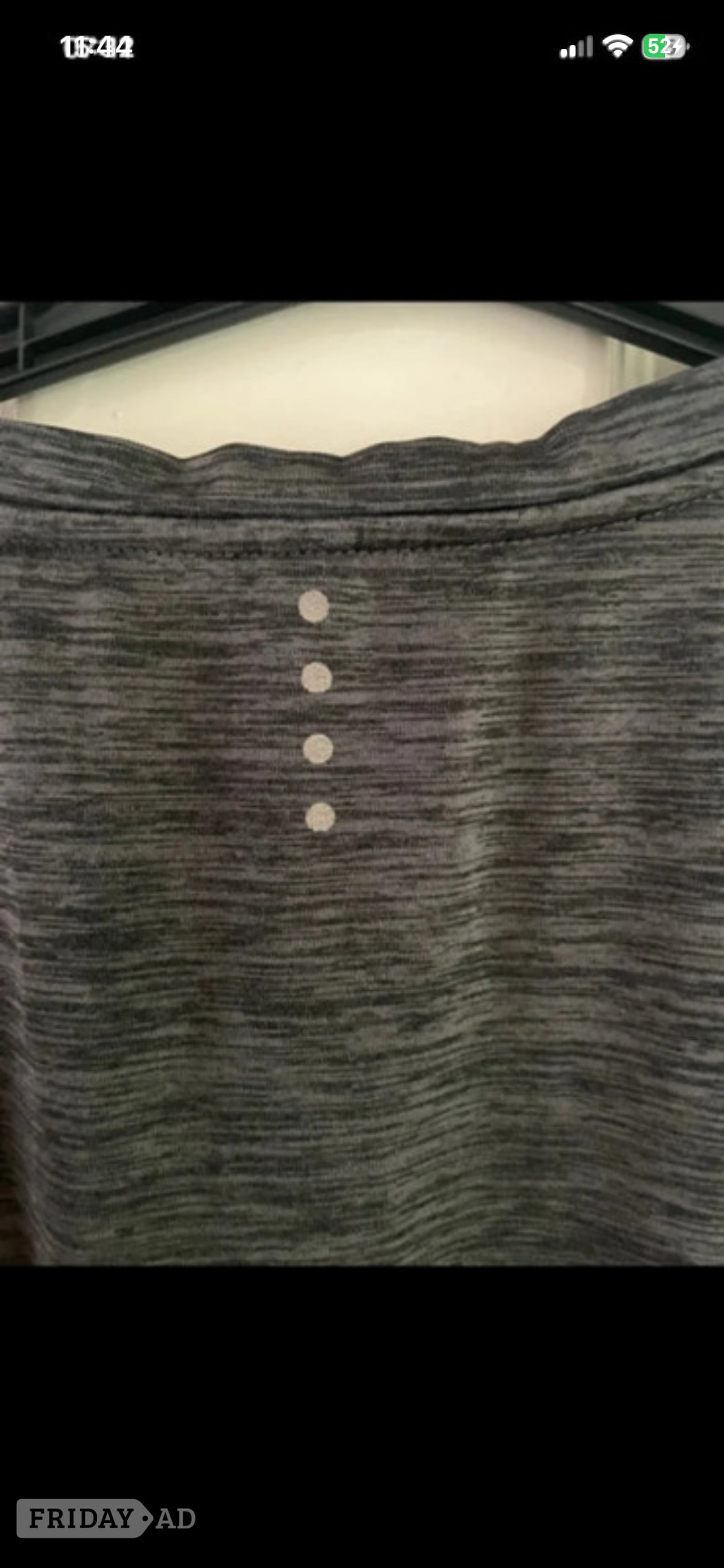 Souluxe grey activewear top in size large - Clothing, Footwear & Accessories in Stourport-On-Severn