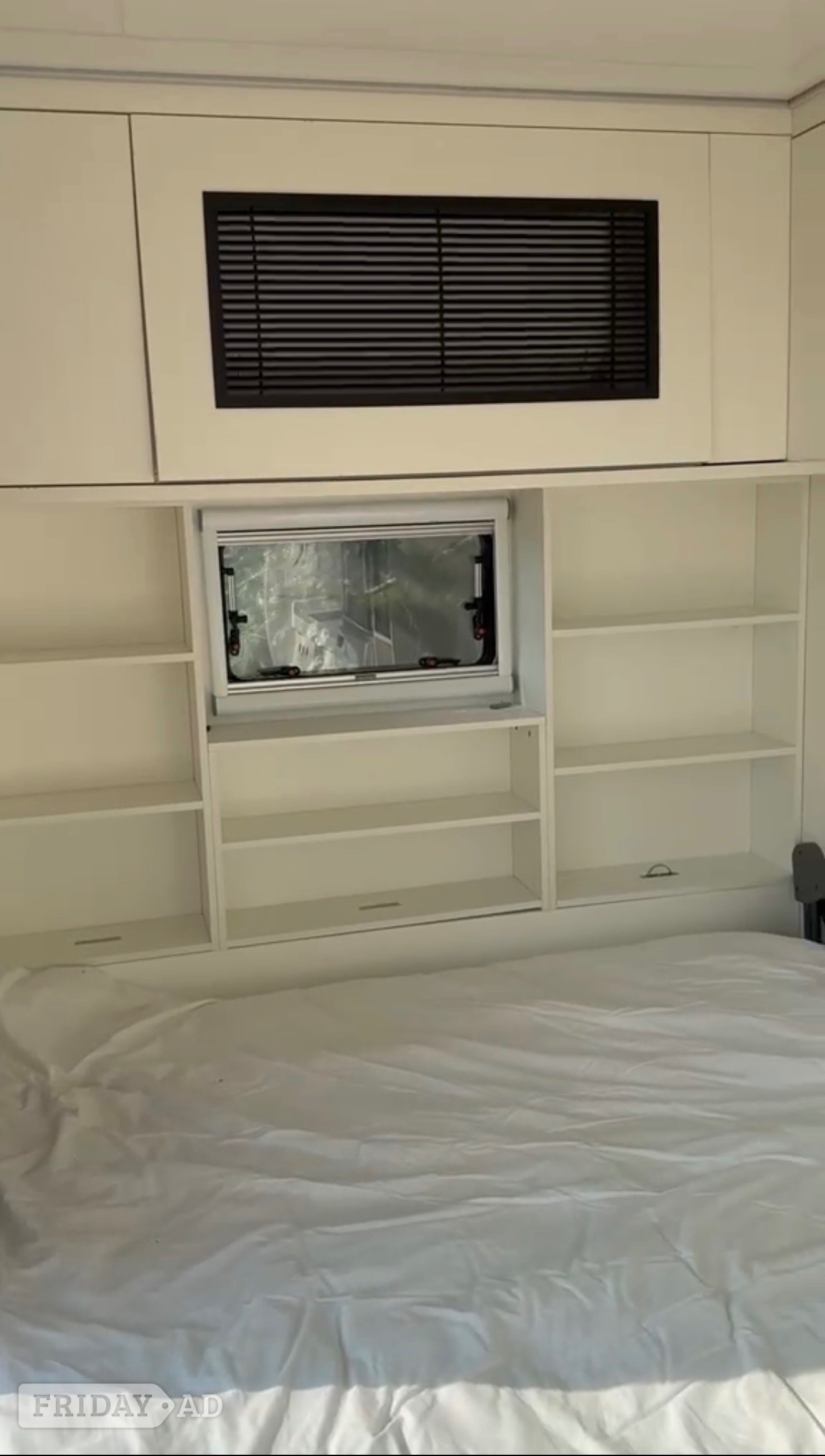 One bed container home in one acre field toLet - Flats & Apartments in Henfield