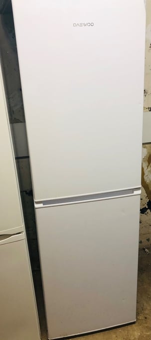 Daweoo frost free fridge freezer in excellent condition 
