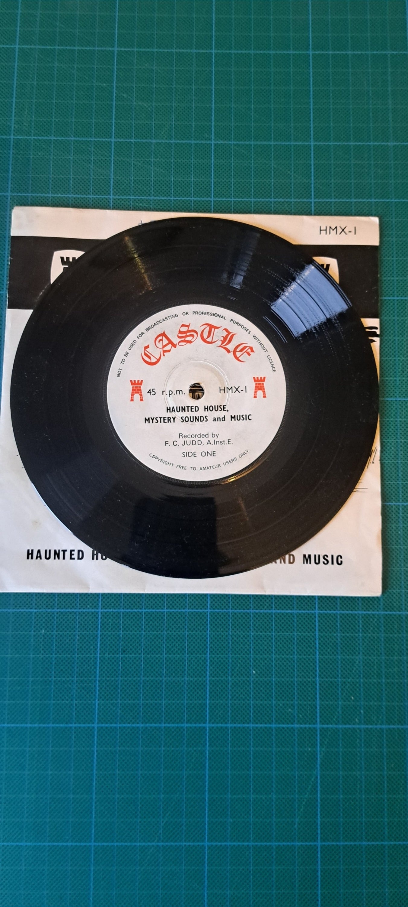 Hartley Wintney CASTLE HAUNTED HOUSE MYSTERY SOUNDS & MUSIC. 45 RPM VINYL RECORD