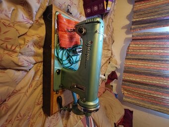 Sewing machine viking 