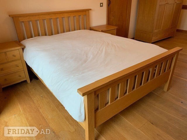 Modern 'FURNITURE VILLAGE' Solid Oak Bedroom Furniture Set 
