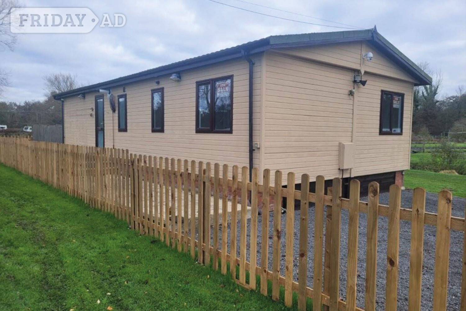 Lodge to rent at Narborough Fisheries in Norfolk