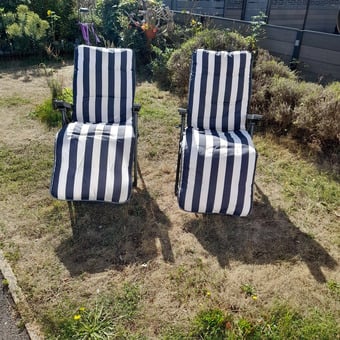 2x Reclining Garden Chairs