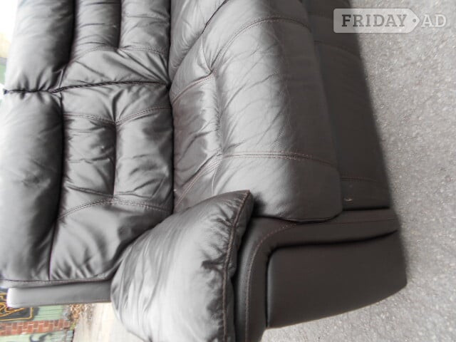 3 SEATER AND 2 SEATER LEATHER SETEES