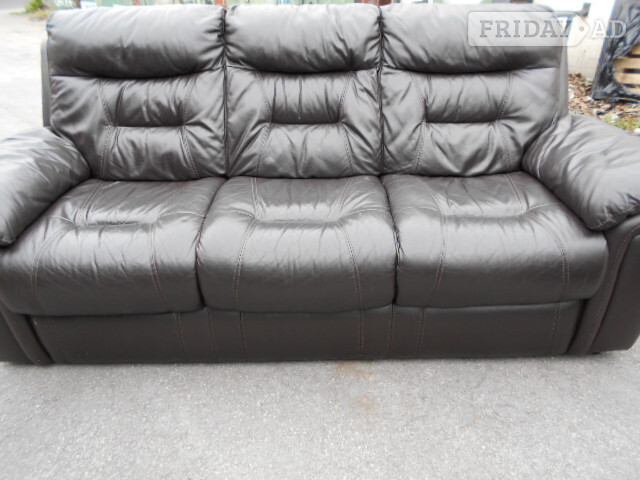 3 SEATER AND 2 SEATER LEATHER SETEES - Furniture