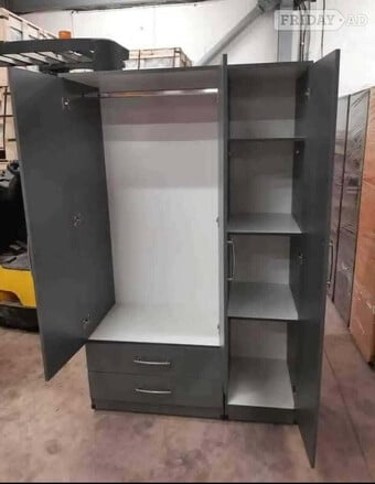3 door wardrobe with shelves and drawers