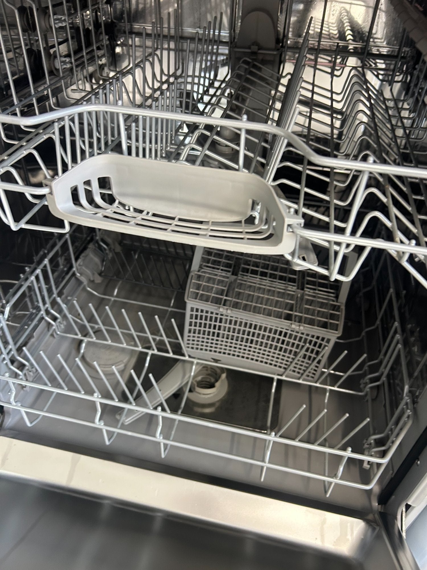 St. Leonards-On-Sea BOSCH FULL SIZE DISHWASHER