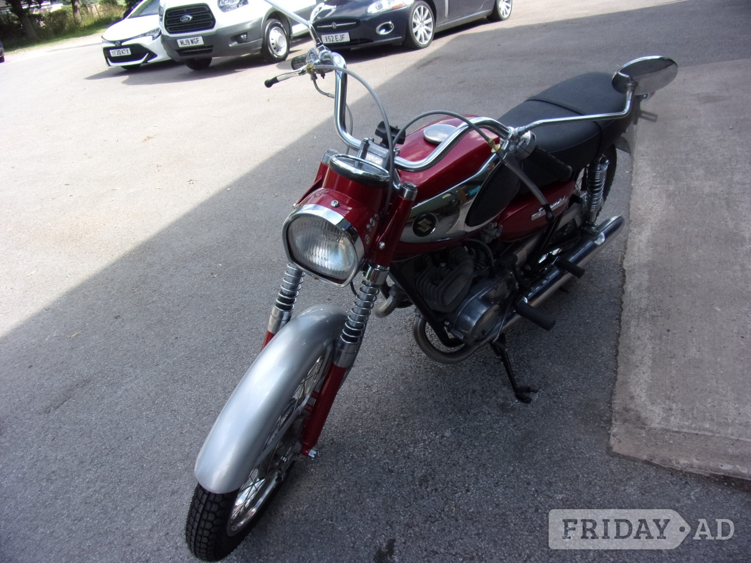 Suzuki T200 1968 - Motorbikes, Scooters & Quads