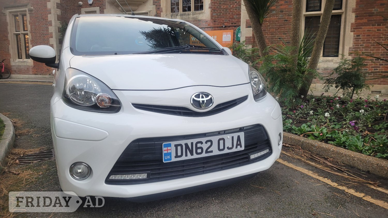 Toyota Aygo 1.0 vvti FIRE Edition 5 door hatchback,£20 roadtax Hastings