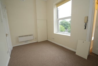 BEXHILL-ON-SEA Newly refurbished studio