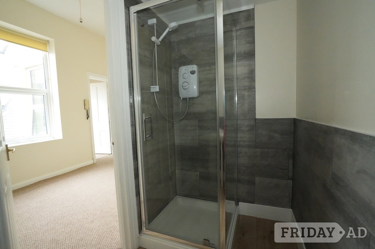 BEXHILL-ON-SEA Newly refurbished studio