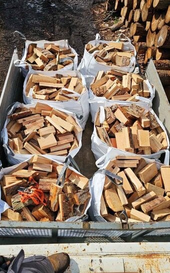 🔥 Kiln Dried Hardwood Firewood – Stoke-on-Trent 🔥