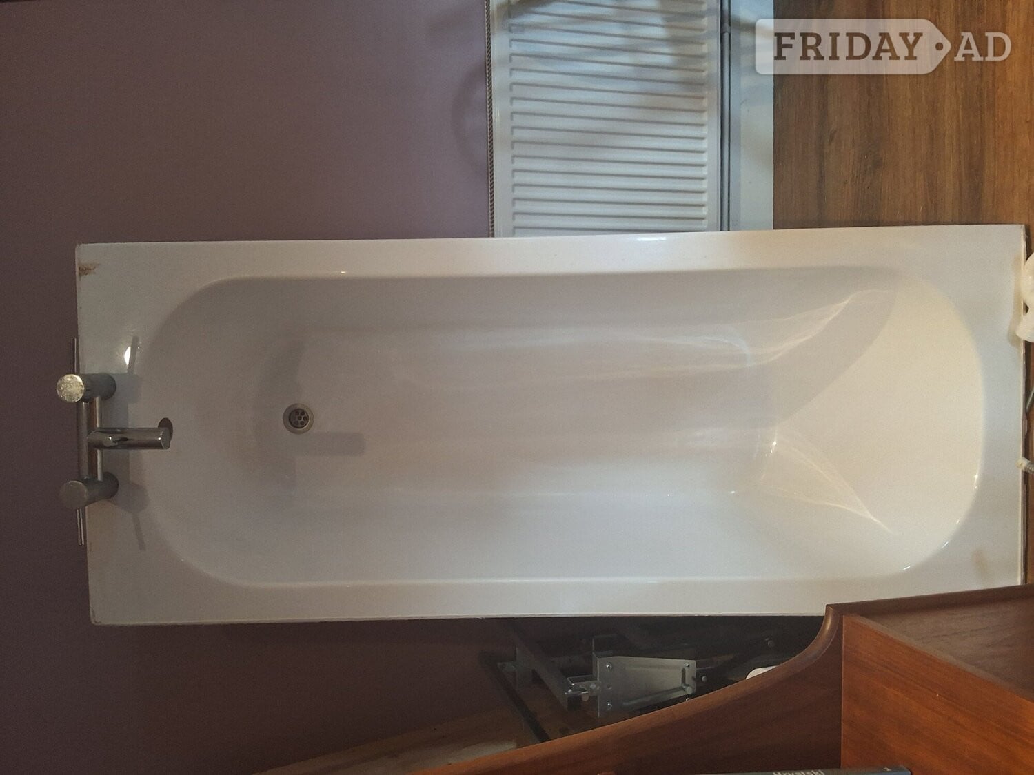 Hastings Kartell G Vit G4k Acrylic bath. Mixer tap, shower and waste