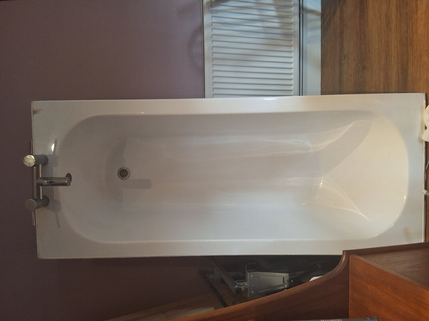 Hastings Kartell G Vit G4k Acrylic bath. Mixer tap, shower and waste