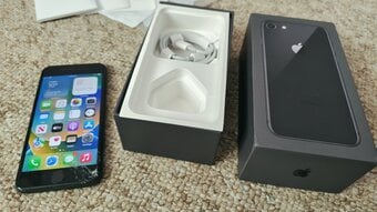 boxed unlocked apple iphone 8 mobile phone with free postage