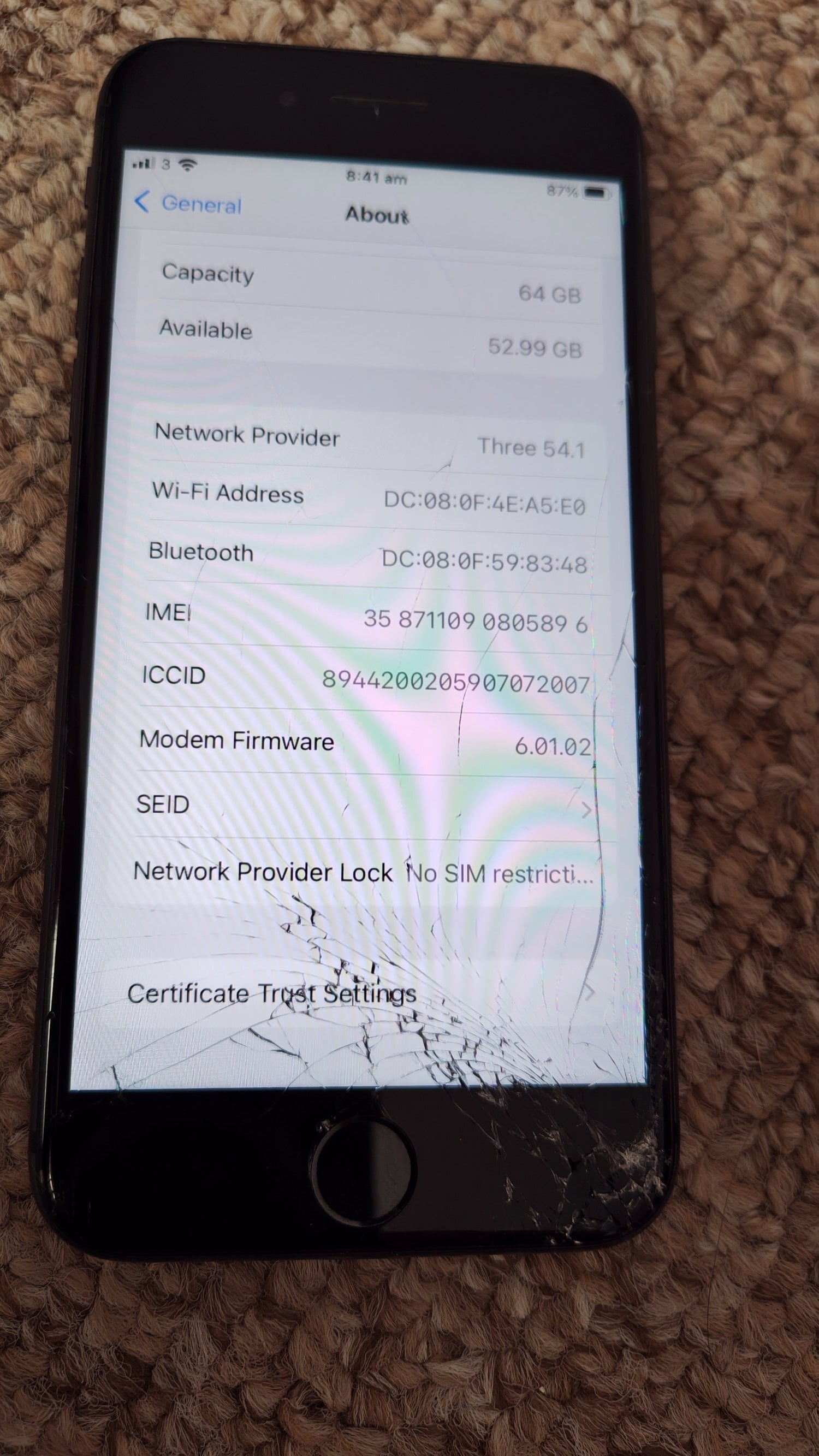 boxed unlocked apple iphone 8 mobile phone with free postage - Phones & Accessories in St. Neots