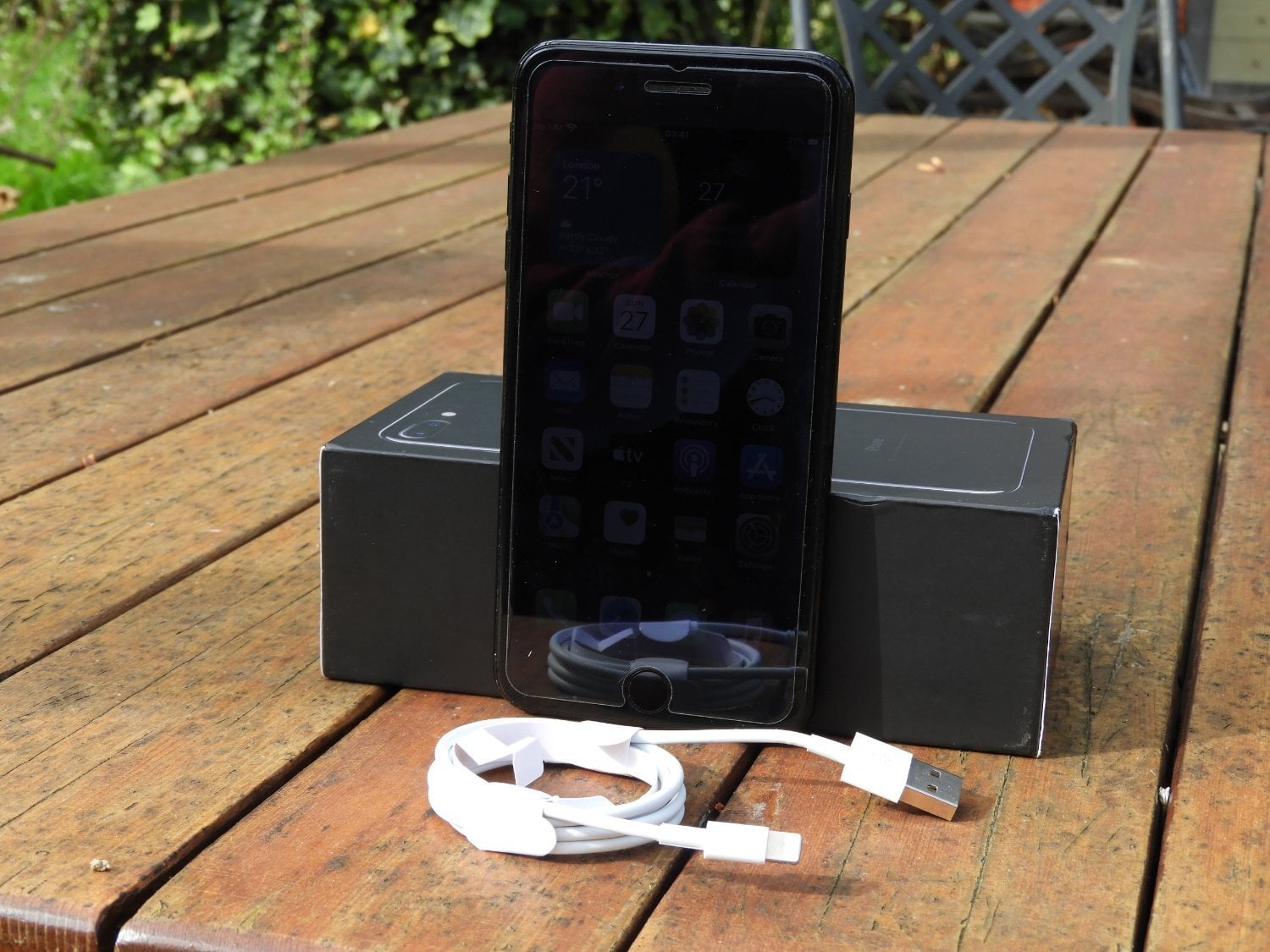 VGC Refurbished Apple I7 Plus iphone in Black. Battery 100%