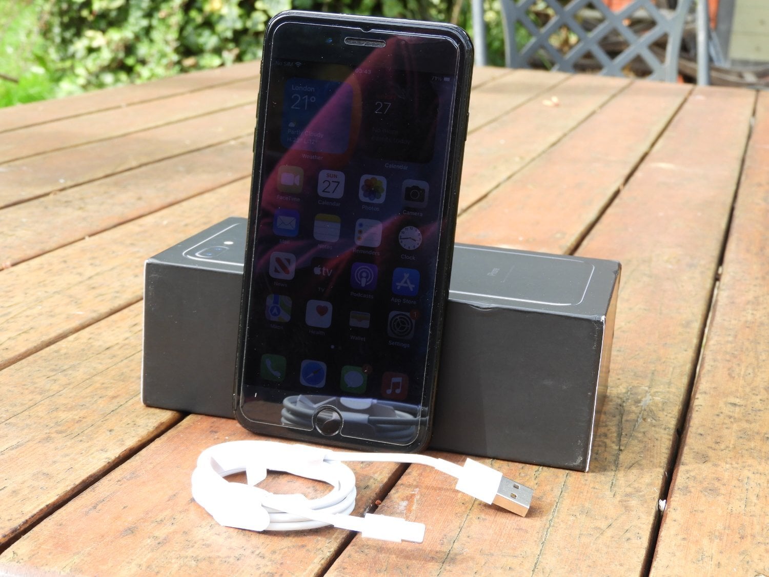 VGC Refurbished Apple I7 Plus iphone in Black. Battery 100% - Phones & Accessories