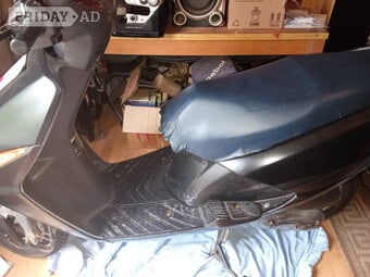 Honda lead moped