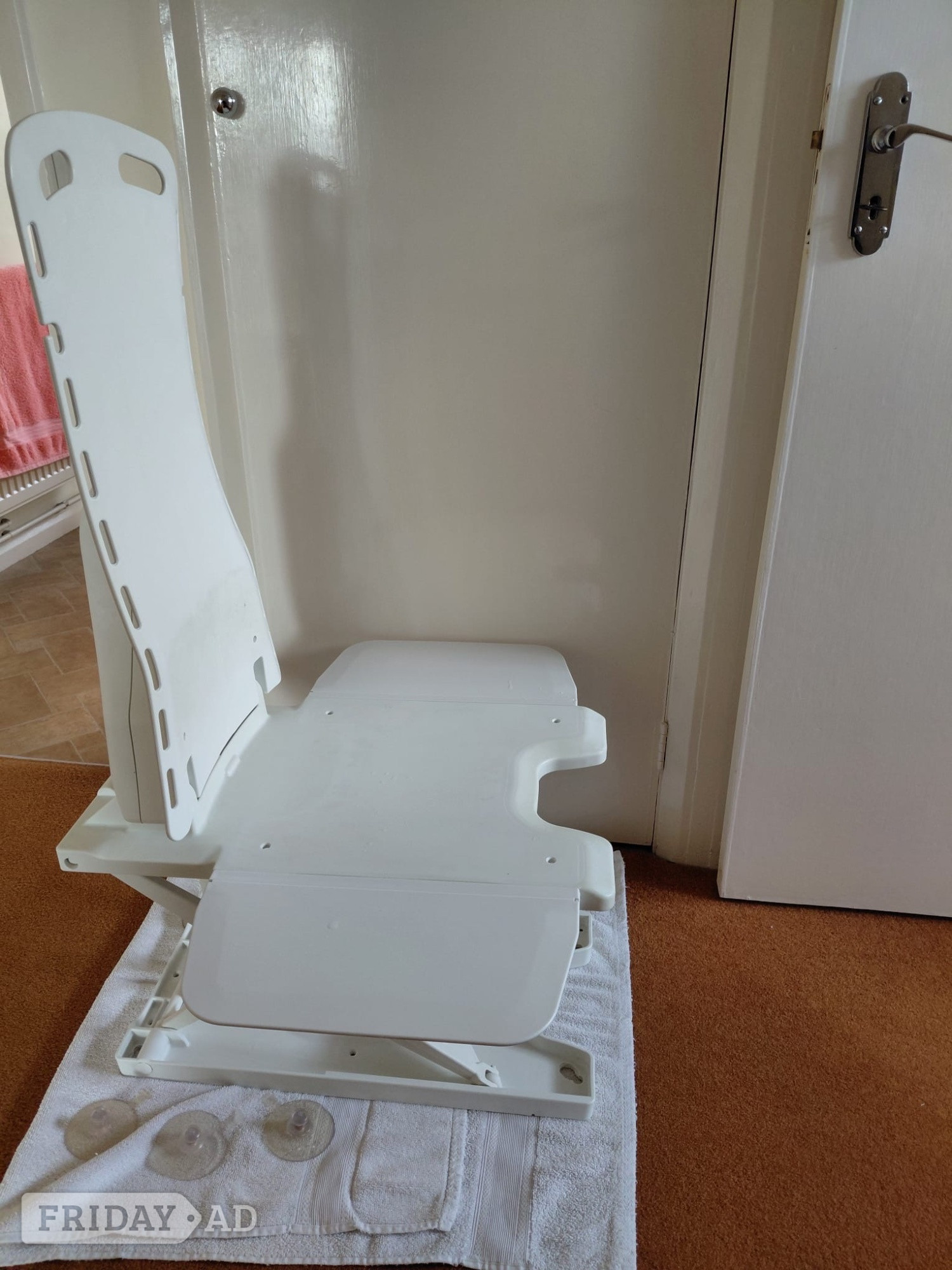 Worthing Remote controlled bath seat