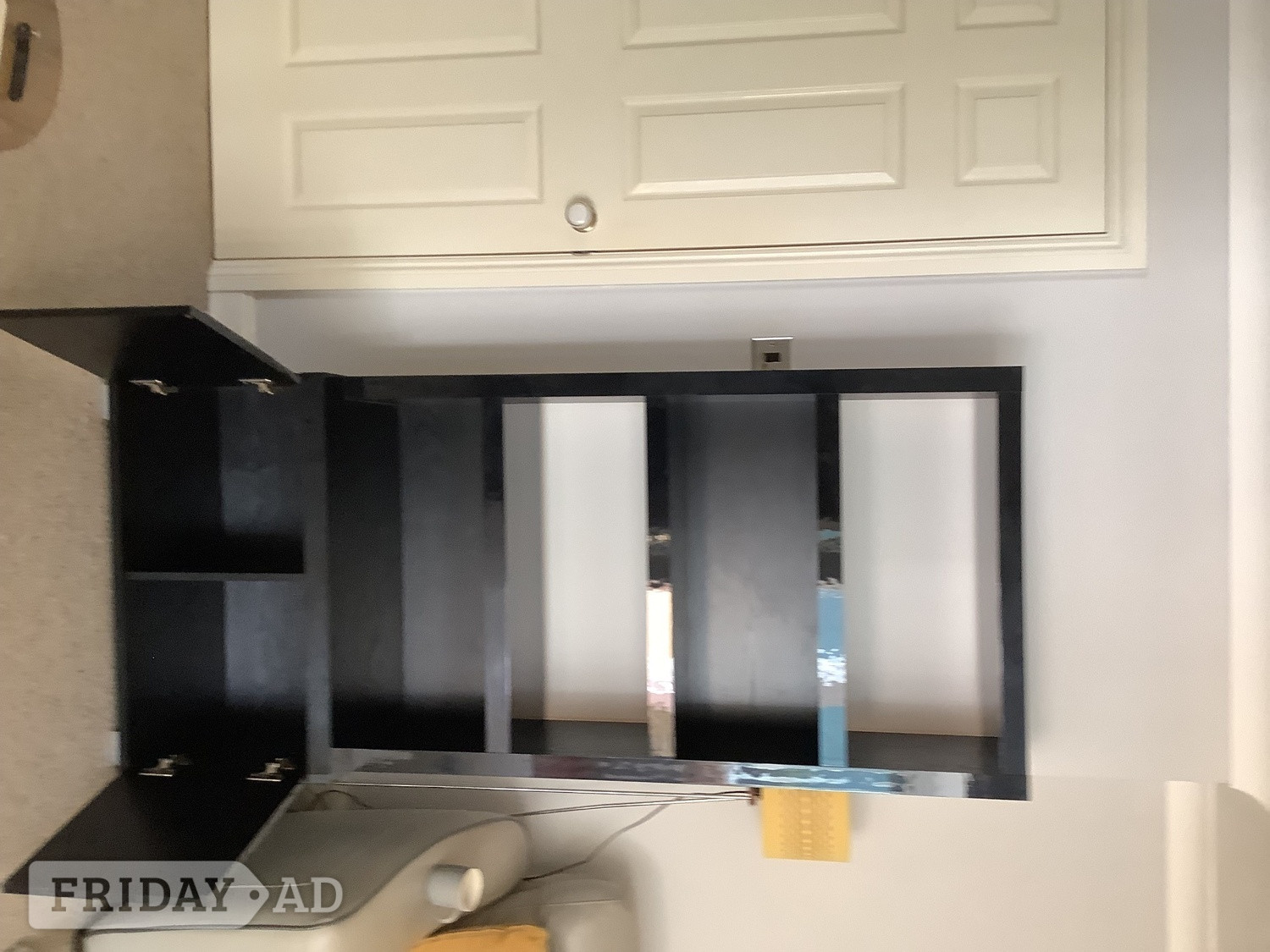 Black Gloss Display Unit