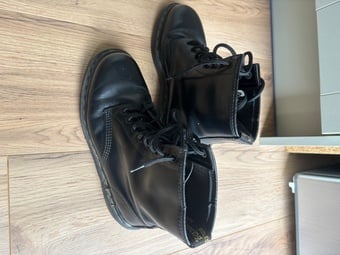 Dr Martens women’s black boots