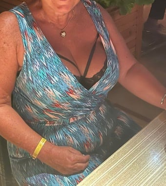 55 big busty lady for massage 