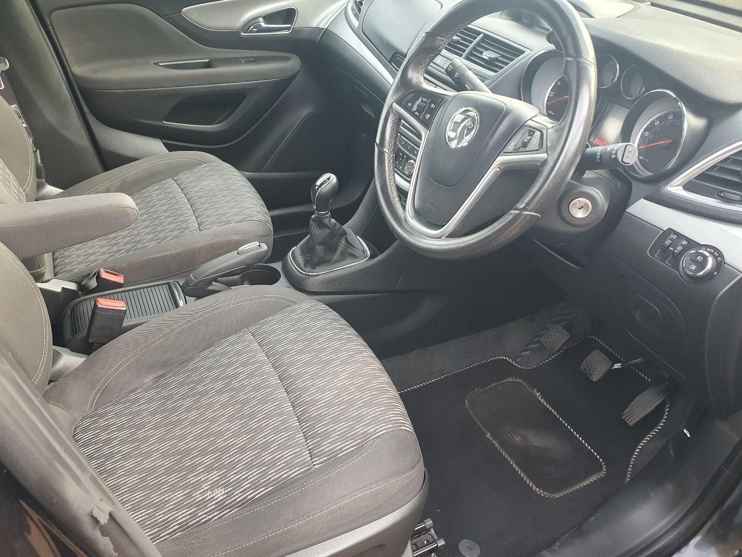 VAUXHALL MOKKA 1.6 SE EXCLUSIVE 12 MONTH MOT 66,000 MILES - Cars
