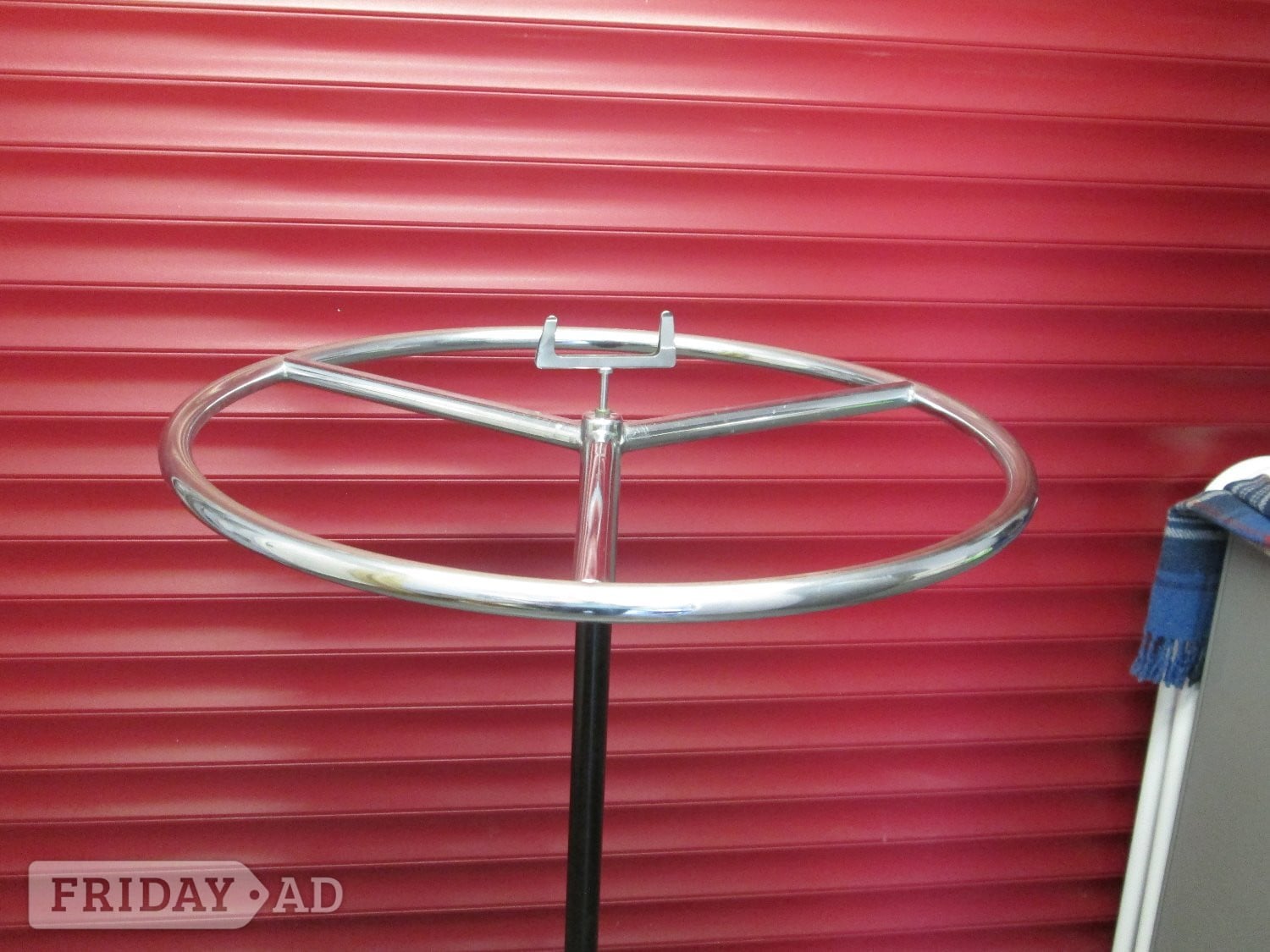 METAL CIRCULAR CLOTHES RAIL in Norwich