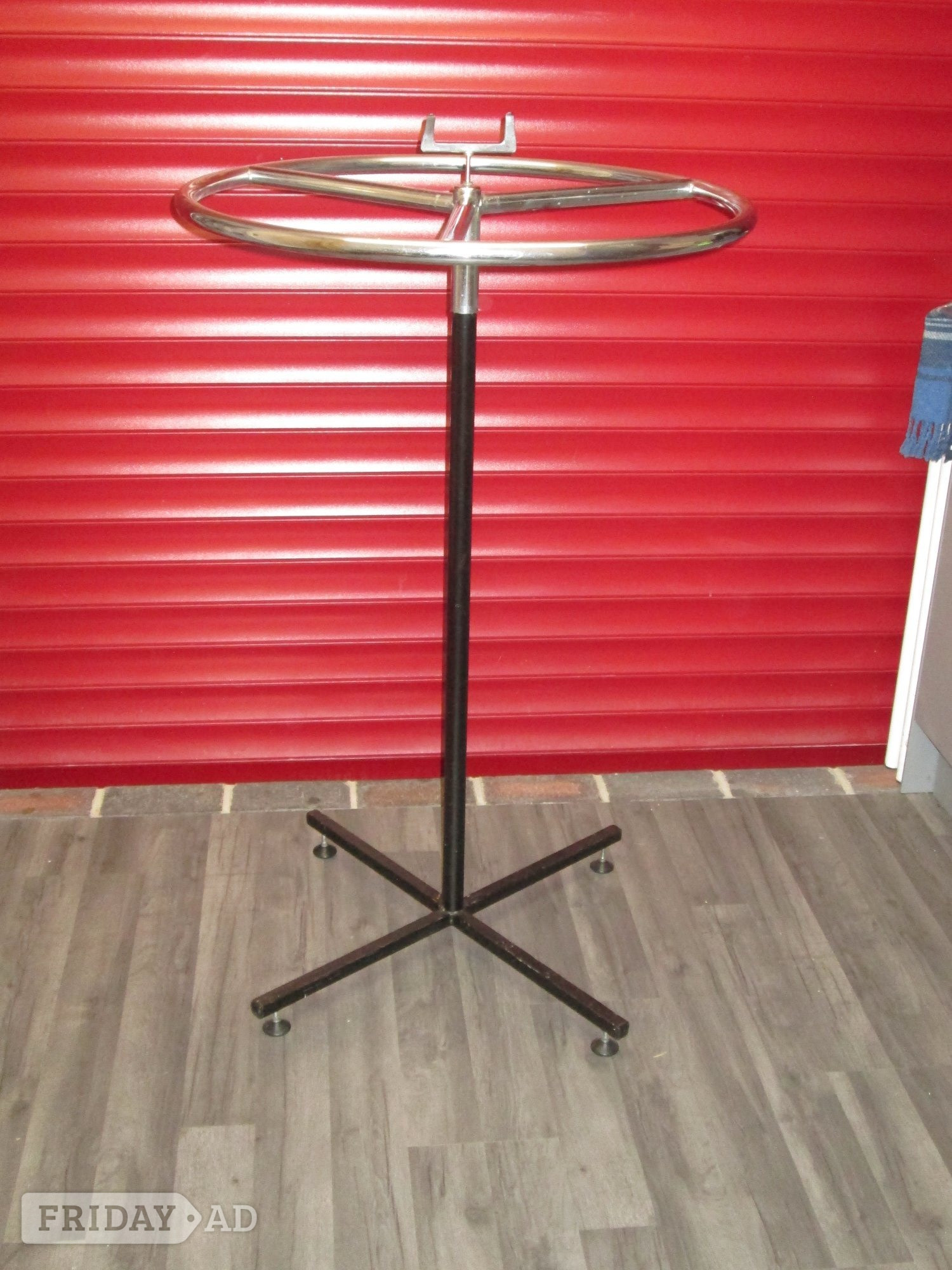 METAL CIRCULAR CLOTHES RAIL