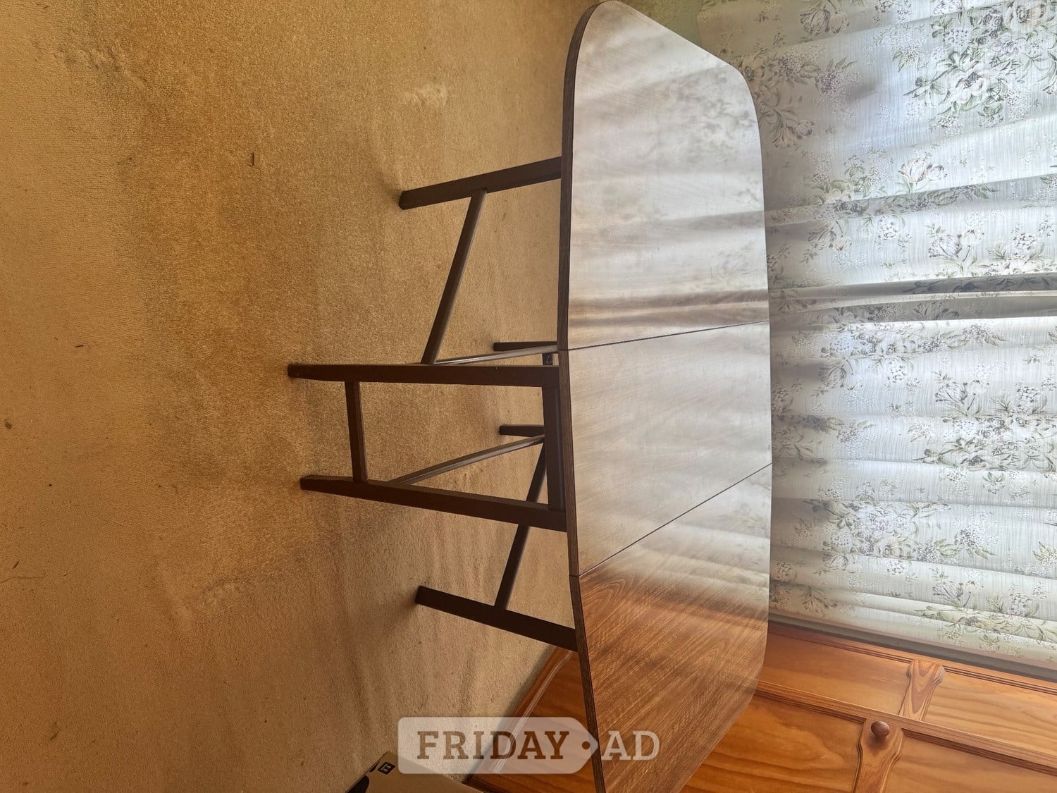 folding "Gateleg" dining table  used in good condition   - Furniture in Brighton