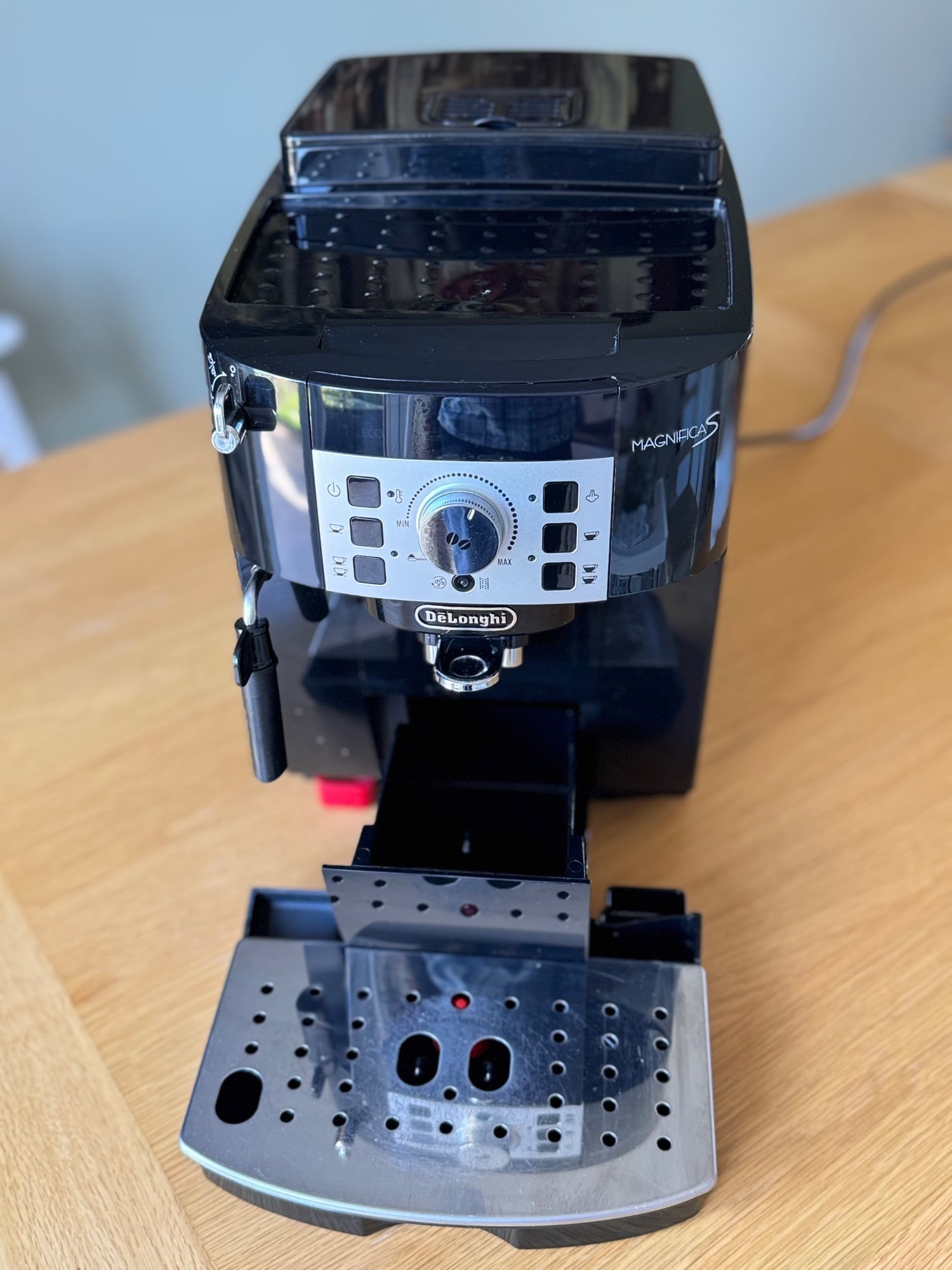 Delonghi Magnifica S Coffee Maker - Home Appliances in Hailsham