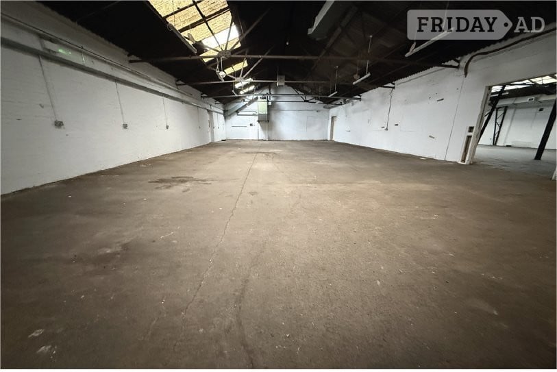 Industrial Unit / Warehouse to Rent in Burgess Hill. - Commercial Properties in Burgess Hill