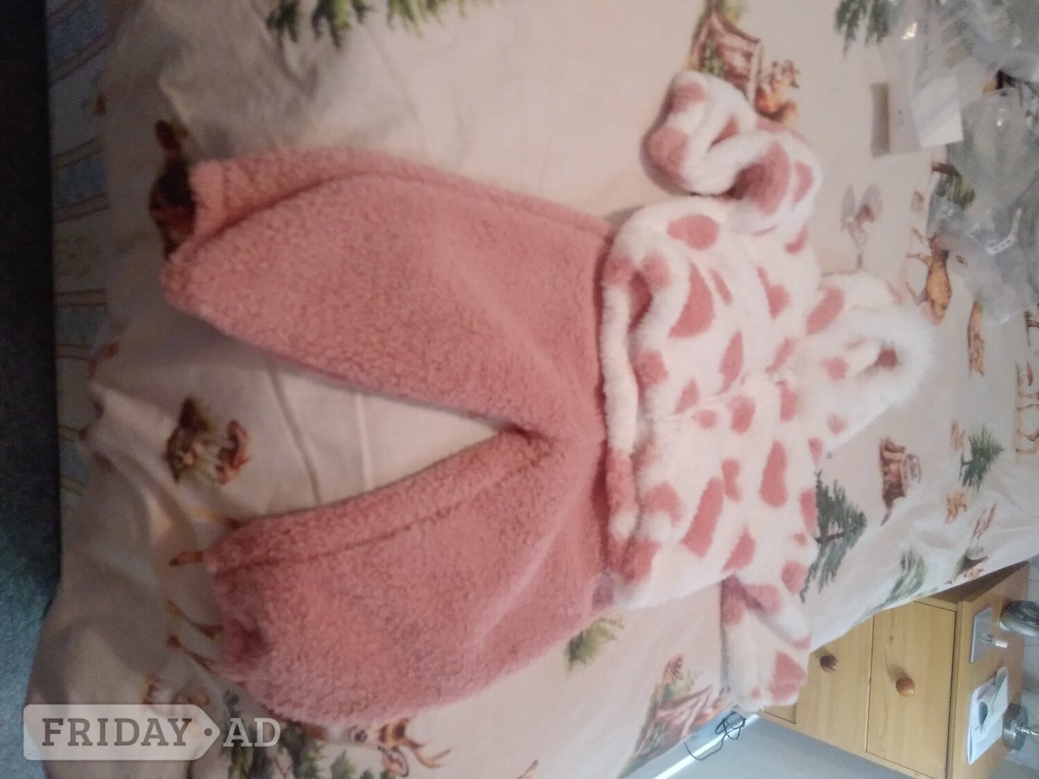 White hoodie with pink  leggings 