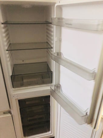 Montpellier Frost free fridge freezer works perfectly 
