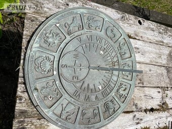 SUNDIAL - ATTRACTIVE