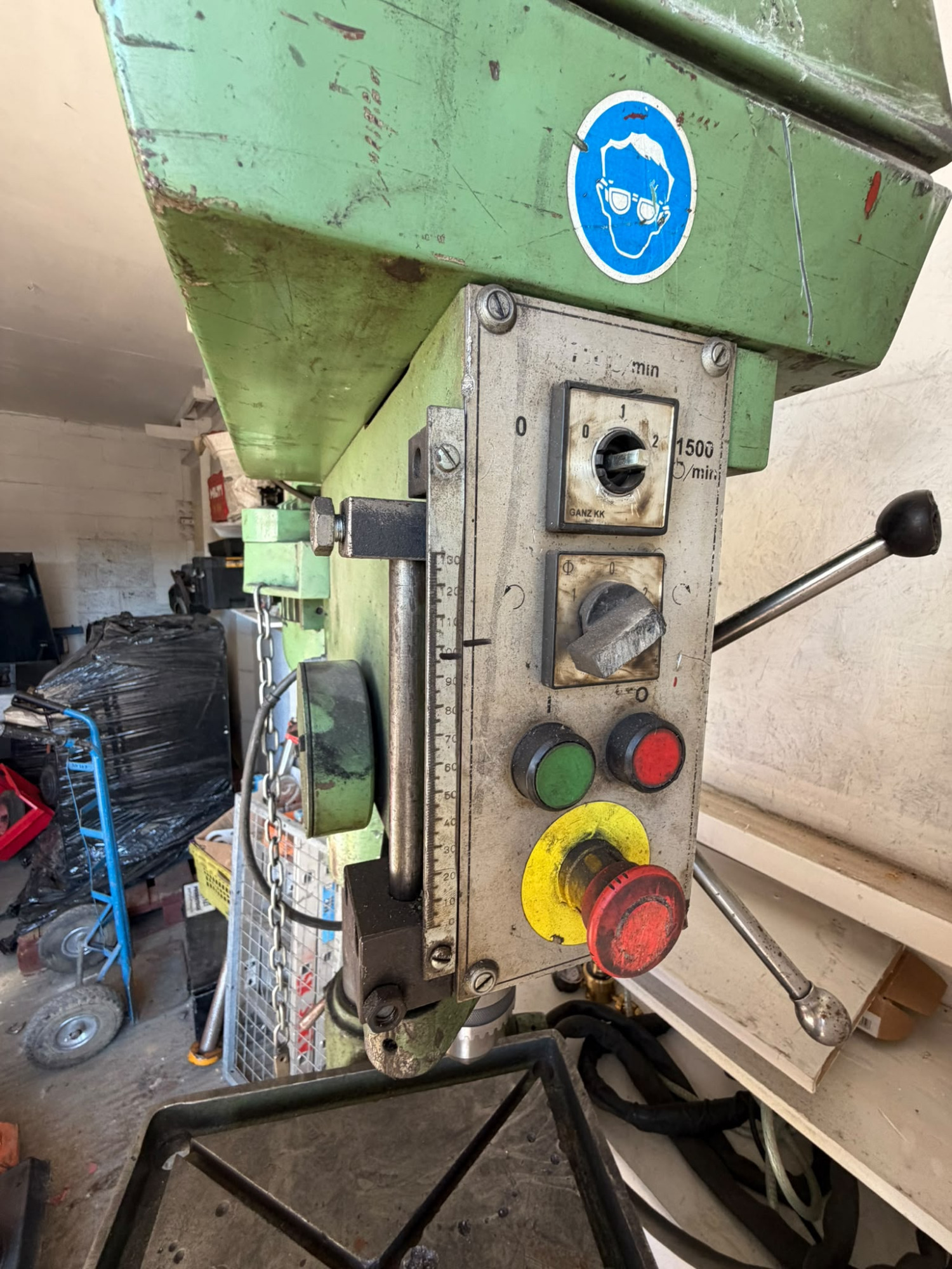 Pillar drill cabled