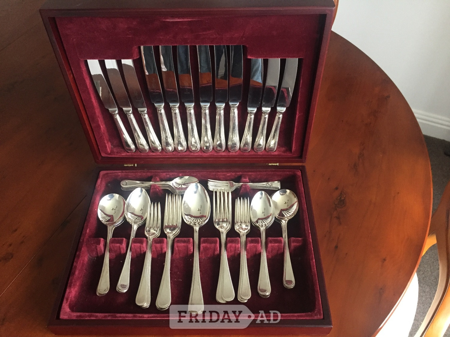 Silver plated cutlery set