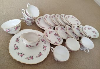 Lovely rosebud pattern antique 1940's Royal Malvern Tea Set