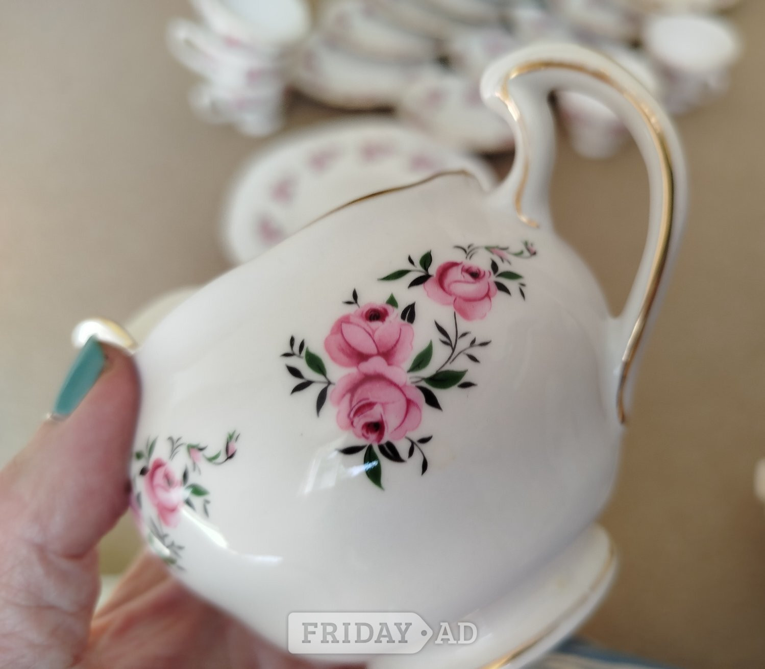 Lovely rosebud pattern antique 1940's Royal Malvern Tea Set - Antiques & Collectables in Robertsbridge