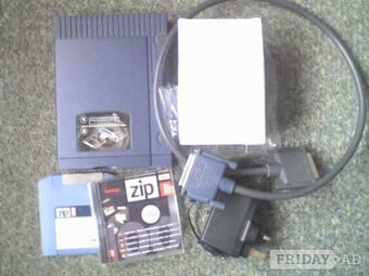 IOMEGA, External 100Mb ZIP Parallel Drive & PSU, 25way PAR. INTERFACE - USED