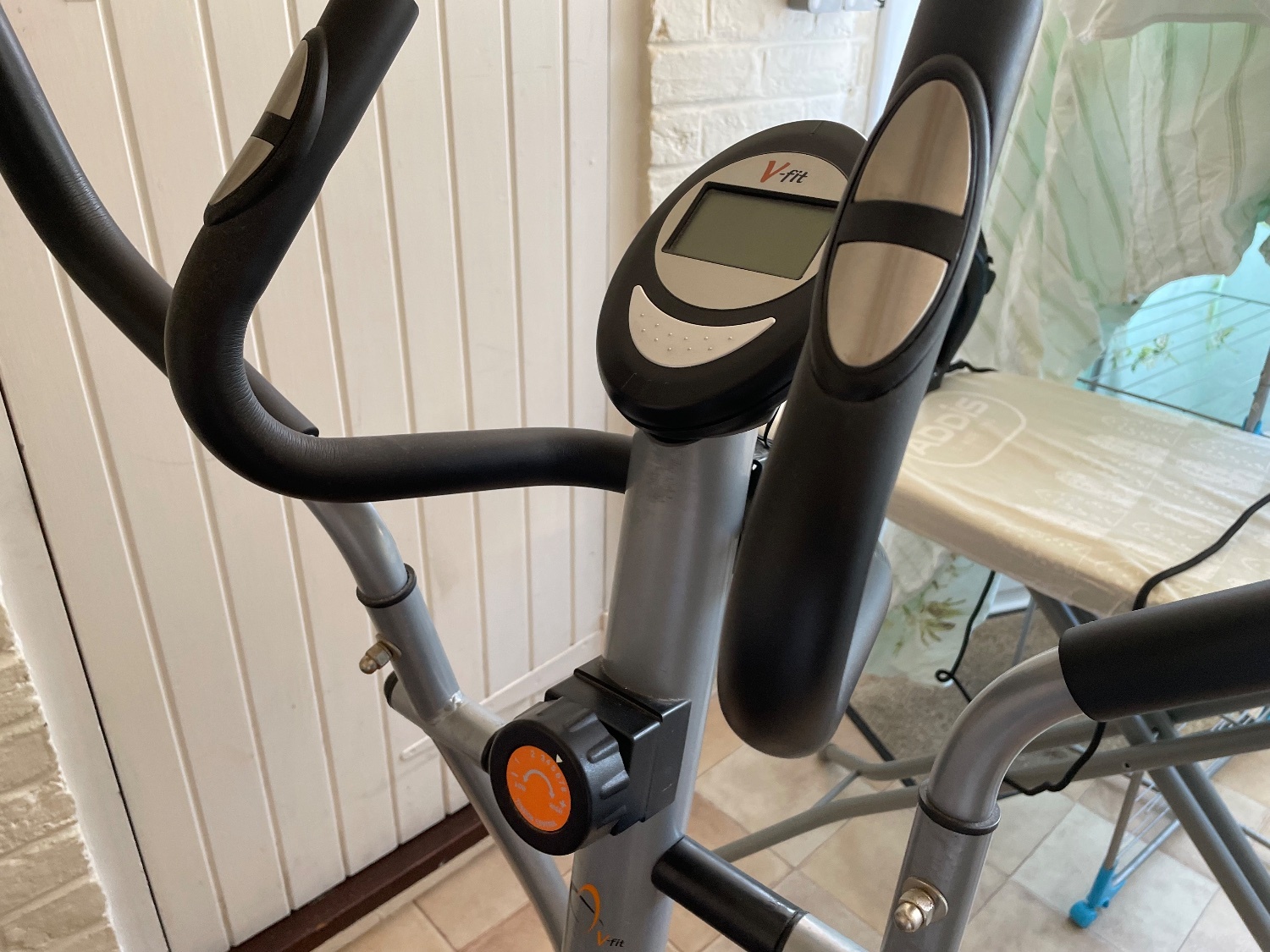 V Fit 2 in 1 exercise cycle / cross trainer