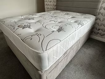 Single Lyon Divan Set